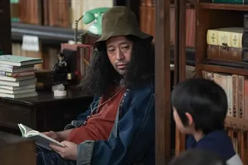<舞いあがれ!>古本屋店主“八木”が味わい深い 本好き、又吉直樹に重なるキャラクター