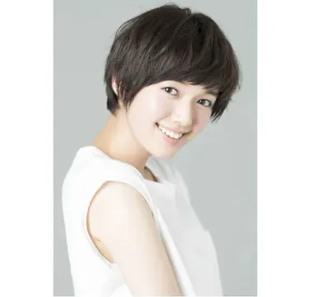 佐藤栞里、大きな肉まんを食べて“微笑むショット”に「みんなを幸せにする笑顔」と絶賛の声