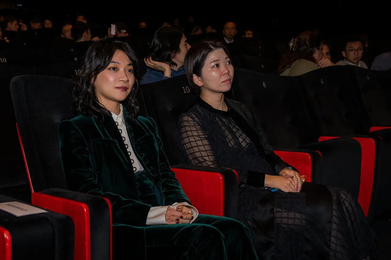 上映会に出席した三浦透子、佐野亜裕美プロデューサー(写真左から)