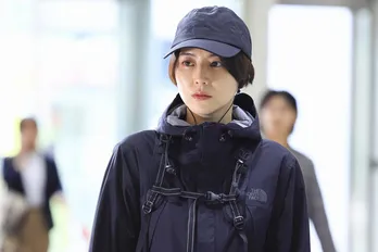 “元人気女子アナ”長澤まさみ&“若手D”眞栄田郷敦、連続殺人犯の冤罪疑惑を追い“エース記者”鈴木亮平の元へ<エルピス>