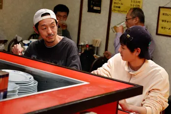 宮藤官九郎“フクオ”と青木柚“泉”、穏やかな“父子の時間”にほっこり＜すべて忘れてしまうから＞