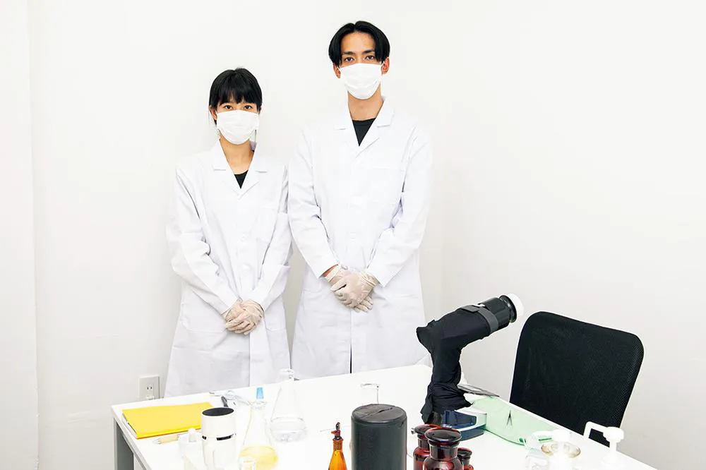 東日本微生物学術公団HBGK　学術士 富山さん(写真右)、学術補佐 桑田さん(写真左)