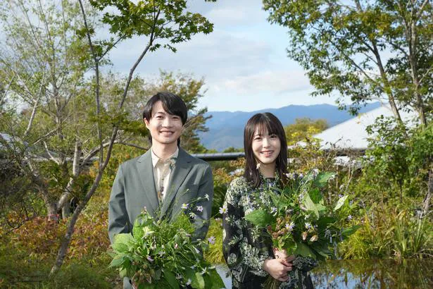 【写真】高知ロケに臨む神木隆之介＆浜辺美波