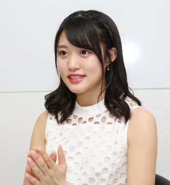 身長170cmの王林、“圧巻美脚”のショーパン&ニーハイブーツ姿に「脚の長さ何メートル?」「完璧なプロポーション」と驚きの声