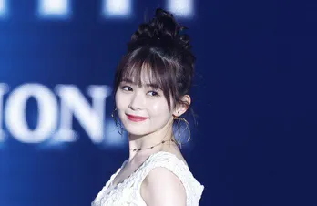 久間田琳加＆齋藤なぎさ、“天使2人”...照れながらの見つめ合い姿に反響「好きすぎる組み合わせ」