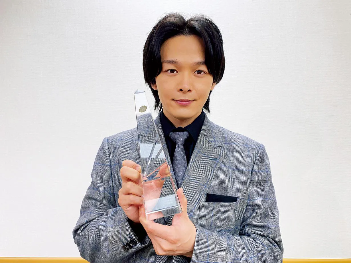 第113回ドラマアカデミー賞で主演男優賞を受賞した中村倫也