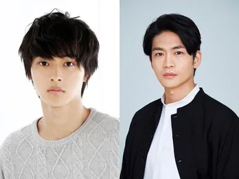 山崎賢人&松下洸平、仲良くTシャツ打ち合わせをする姿に「さすがジョンとドゥです!」「尊い!」の声<アトムの童>