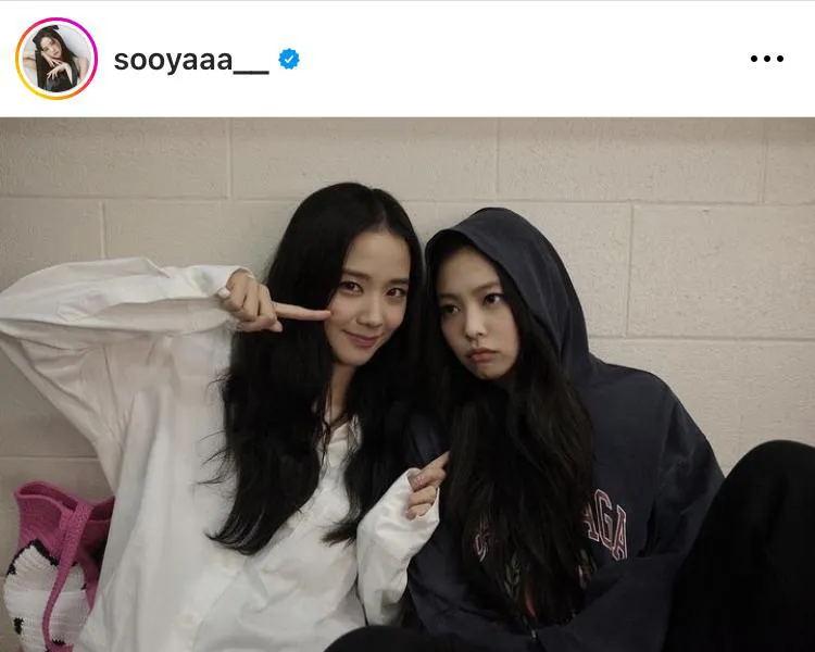 ※JISOOオフィシャルInstagram(sooyaaa__)より