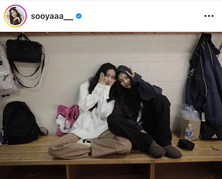 ※JISOOオフィシャルInstagram(sooyaaa__)より