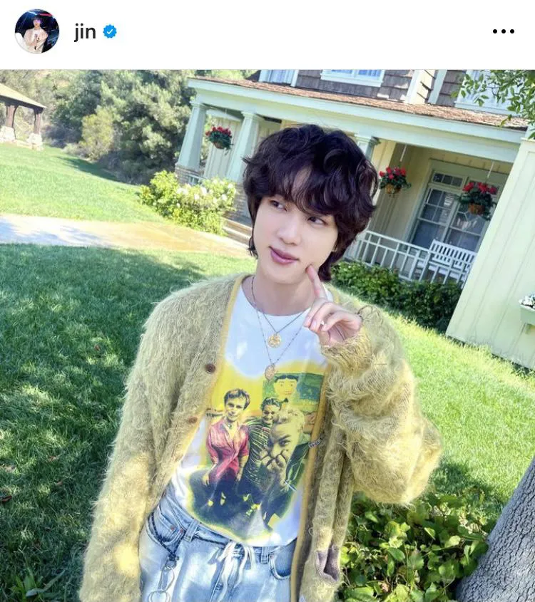  ※JINオフィシャルInstagram(jin)より