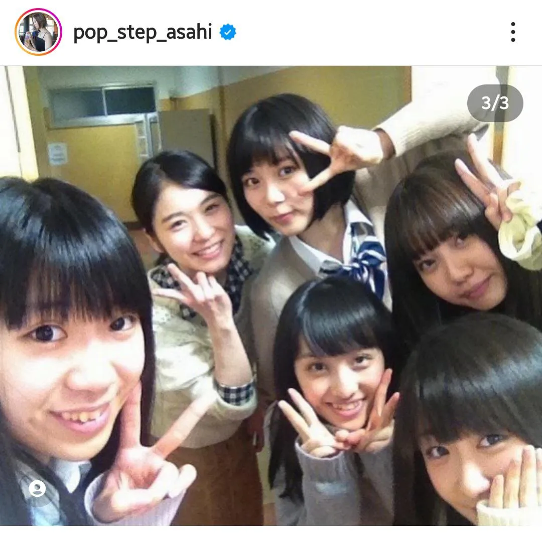 高校時代　写真左から女優・円田はるか、松岡茉優、朝日奈央、百田夏菜子、日高里菜（右下）