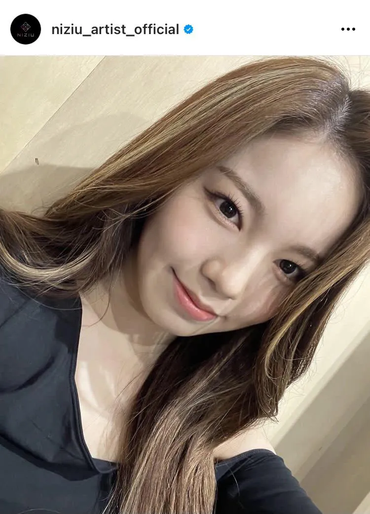 画像・写真 雰囲気ガラリ…NiziU・アヤカ、黒髪ポニテのイメチェン