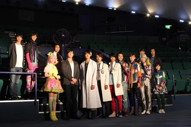 劇場版「仮面ライダーエグゼイド」「宇宙戦隊キュウレンジャー」の制作発表が東京・多摩六都科学館で開催