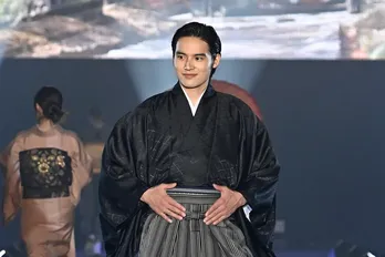 水上恒司「歴史ある着物を着られて光栄」400年以上の伝統を誇る小倉織でランウエー<TGC 北九州 2022>