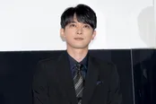 吉沢亮が映画「ファミリア」の完成披露上映会舞台あいさつに登壇