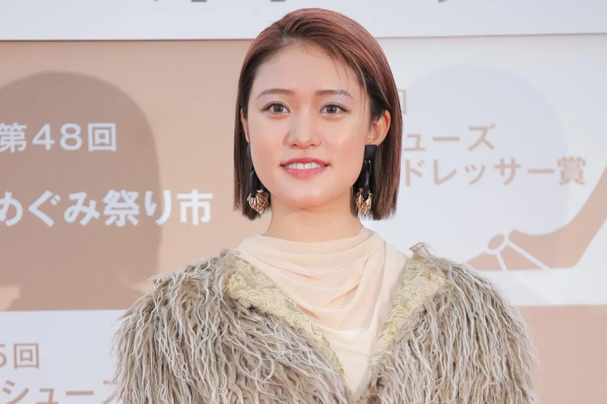 王林が第15回「日本シューズベストドレッサー賞」の授賞式登壇