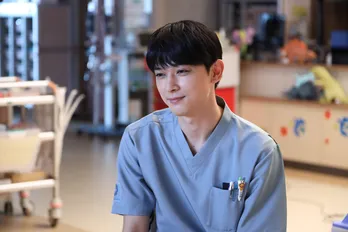 吉沢亮“武四郎”、検査を受ける大竹しのぶ“南”と一緒に東京の病院を訪れる<PICU 小児集中治療室>