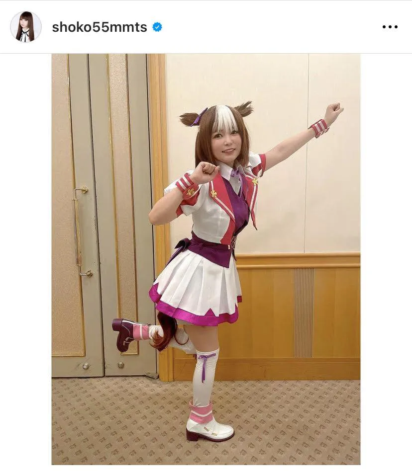 ウマ娘・スペシャルウィークのコスプレをしたしょこたん