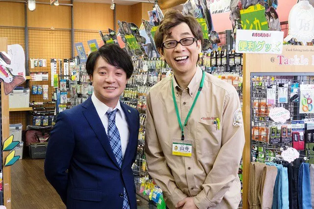 ドラマ版ハマちゃん・濱田岳(左)とアニメ版ハマちゃん・山寺宏一(右)が夢のコラボ