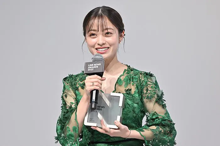 橋本環奈「LINE NEWS AWARDS 2022」より