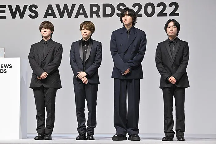 なにわ男子が「話題の人賞」をアイドル部門で受賞「LINE NEWS AWARDS 2022」より