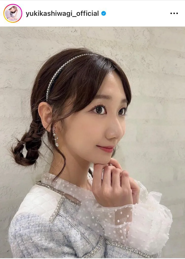 柏木由紀、ツインリングの髪型も似合う、現役アイドルショット