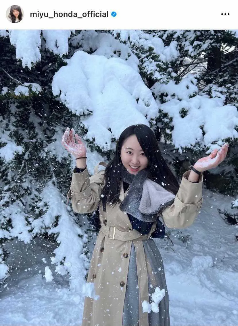 本田望結、雪景色の中はしゃぐ姿がかわいい