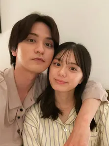 紺野彩夏、瀬戸利樹とのパジャマ姿での2ショットを公開「眠たくなったなと思ってたら利樹がおでこにキスしてくれました」<私たち結婚しました 4>