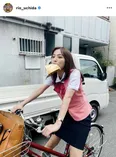危なくない…？パンをくわえながら自転車に乗る姿がかわいすぎる内田理央