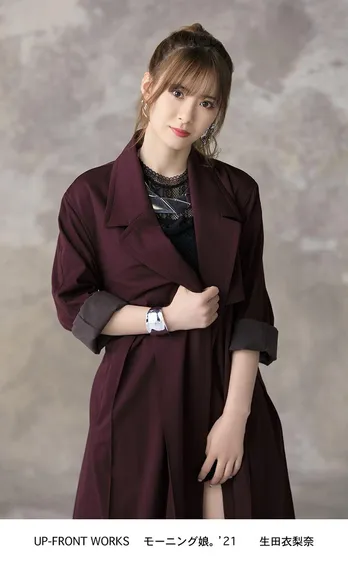 モー娘。生田衣梨奈が小田さくらと“頬寄せあう”ツーショットにファンから「このコンビ最高すぎる!!」「2人とも顔面最強すぎ」の声