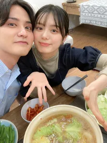 紺野彩夏、瀬戸利樹とほおを寄せあったラブラブショットを公開「2人で旅行ってなったの、すごく楽しみ~」<私たち結婚しました 4>