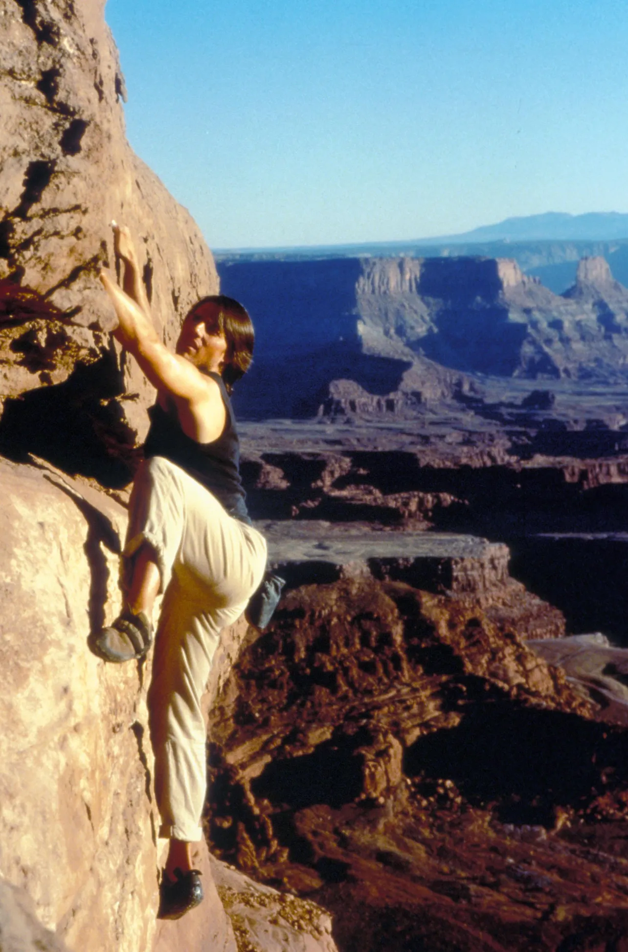 【写真】トム・クルーズが崖を登る…圧巻の「M:I-2」アクションシーン
