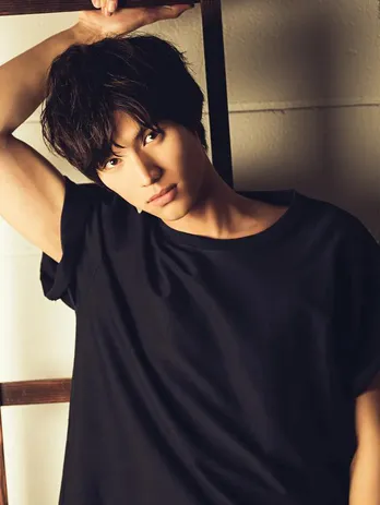 福士蒼汰「一家族のように勝手に思っています」GLAY・TAKUROとの和やかショットに「すてき」とファン感激