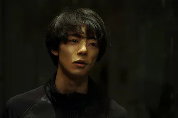 甘いマスクからのギャップがすごい…高杉真宙、村人に喰われた「証拠」の顔に震撼<ガンニバル>