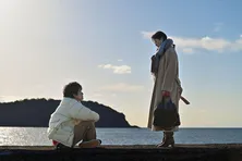 吉高由里子“鈴”「人は恋で生まれ変わる」…美しすぎる青年・北村匠海“一星”と大人のラブストーリーを繰り広げる<星降る夜に>