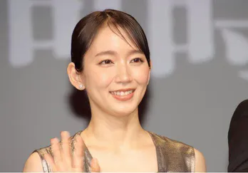  吉岡里帆、キュートな30歳バースデー記念ショットに祝福殺到「おめでとう！」