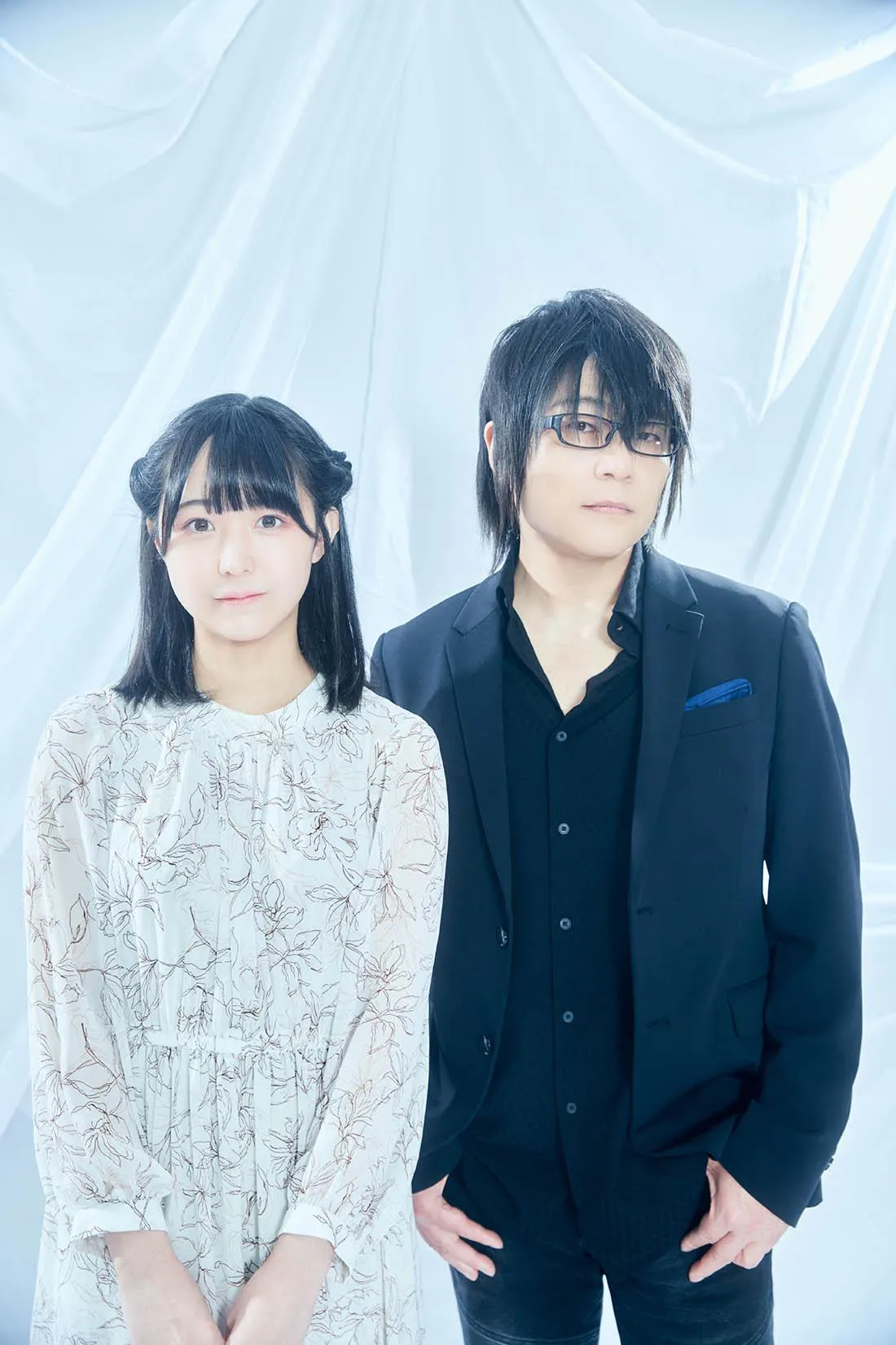 声優・羊宮妃那（写真左）、森川智之（同右）