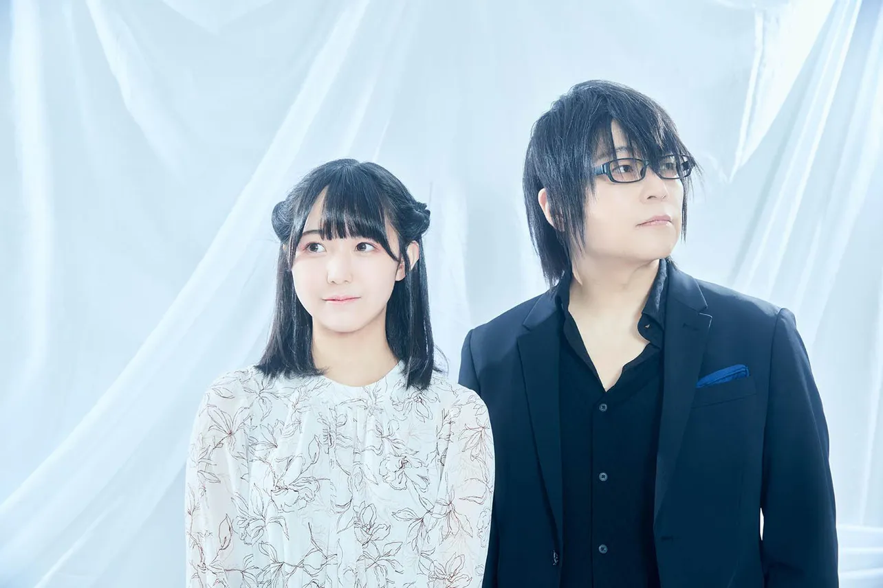 声優・羊宮妃那（写真左）、森川智之（同右）