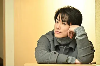 佐藤健“直木”の瞳に宿る優しさと切なさ…確かな演技力がファンタジックな物語を支える＜100万回 言えばよかった＞