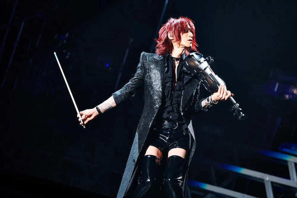 SUGIZO