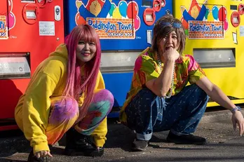 <有吉の壁>チョコプラ・長田&ぱーてぃーちゃん・金子きょんちぃがギャルカップルに 男女即興ユニットで有吉弘行を笑わせる