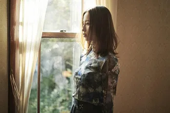 Uru、ABEMA<私たち結婚しました 4>主題歌「そばにいるよ」収録ニューアルバム『コントラスト』全曲ダイジェスト公開