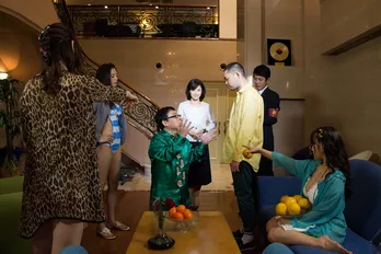 「穂高美子」“神ボディー”美女たちが水着姿でマネキンチャレンジ