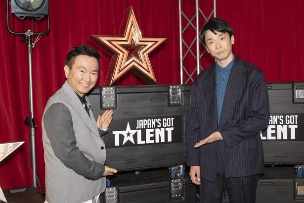 「Japan's Got Talent」の番組進行役を務めるかまいたちの山内健司と濱家隆一