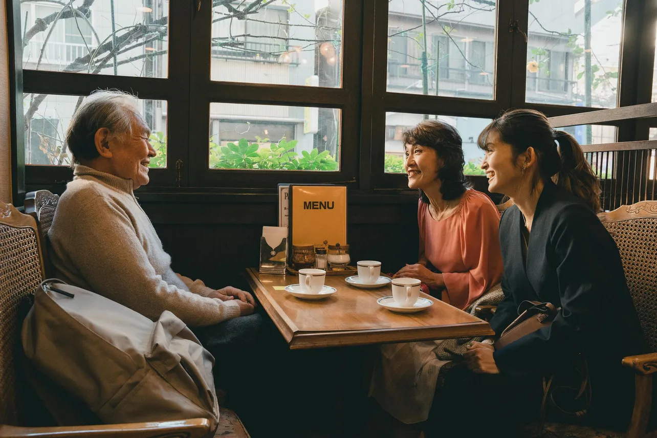 「茶飲友達」