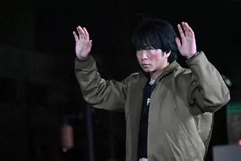 櫻井翔“武蔵”、青鬼をおびき出すため再び人質に　紫色の面を付けた“新たな鬼”も出現＜大病院占拠＞