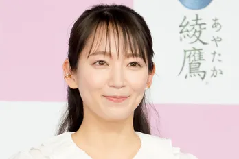 吉岡里帆、茶寮セットの中で桜餅振る舞う ロバート秋山「マジかおい!」と大興奮