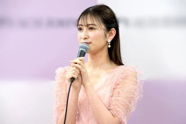 ほぼ脚やん…”吉田朱里、白ランジェリー姿で生足美脚披露に「スタイル