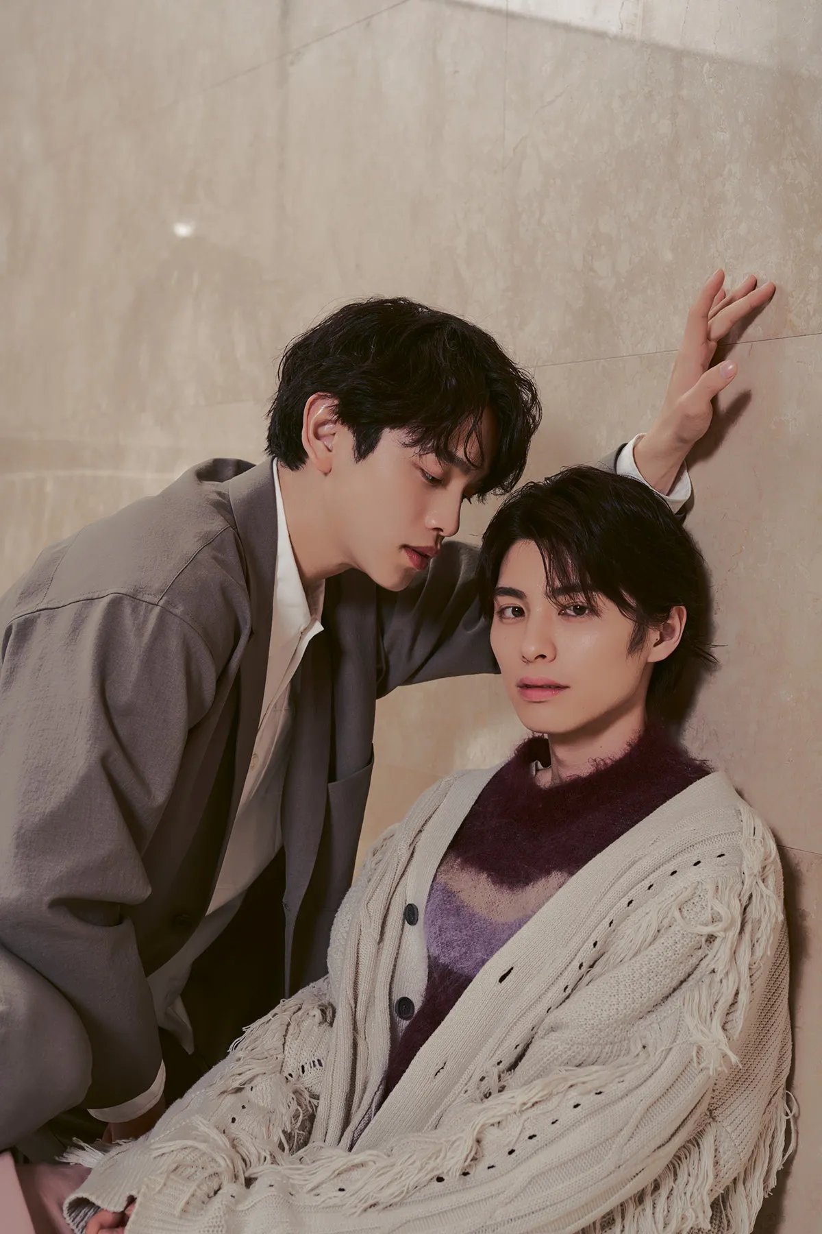 【写真】本田響矢＆鈴木康介の壁ドン接近ショット