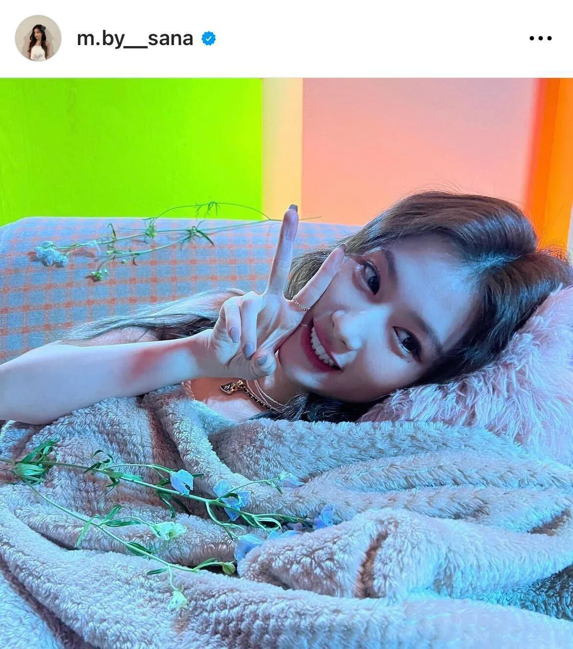 ※TWICE SANA Instagram(m.by__sana)より